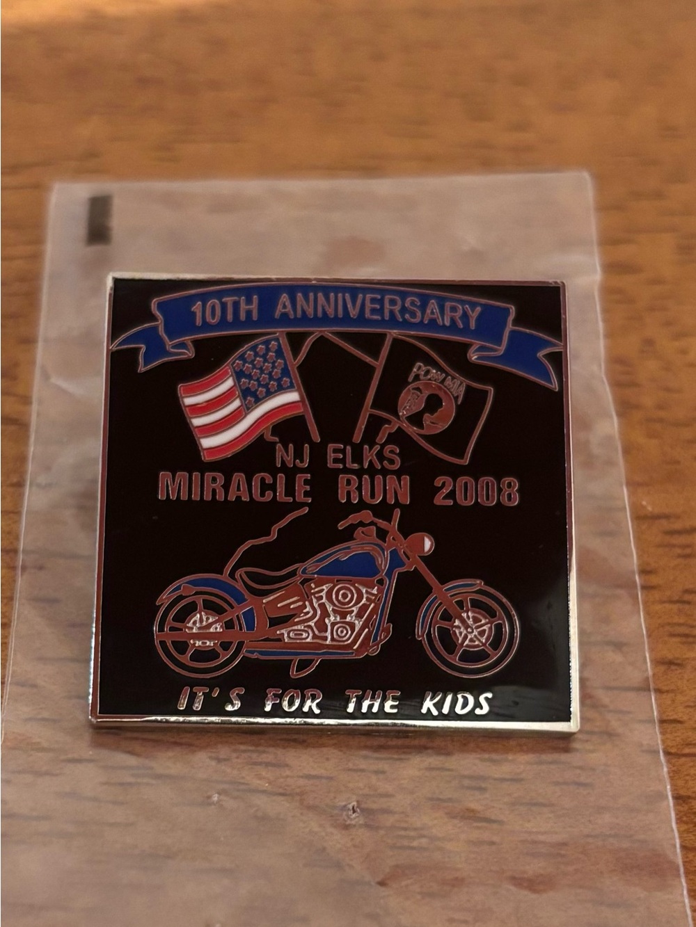 NJ Elks Miracle Run 2008 10th Anniversary Commemorative Pin - Black and Blue